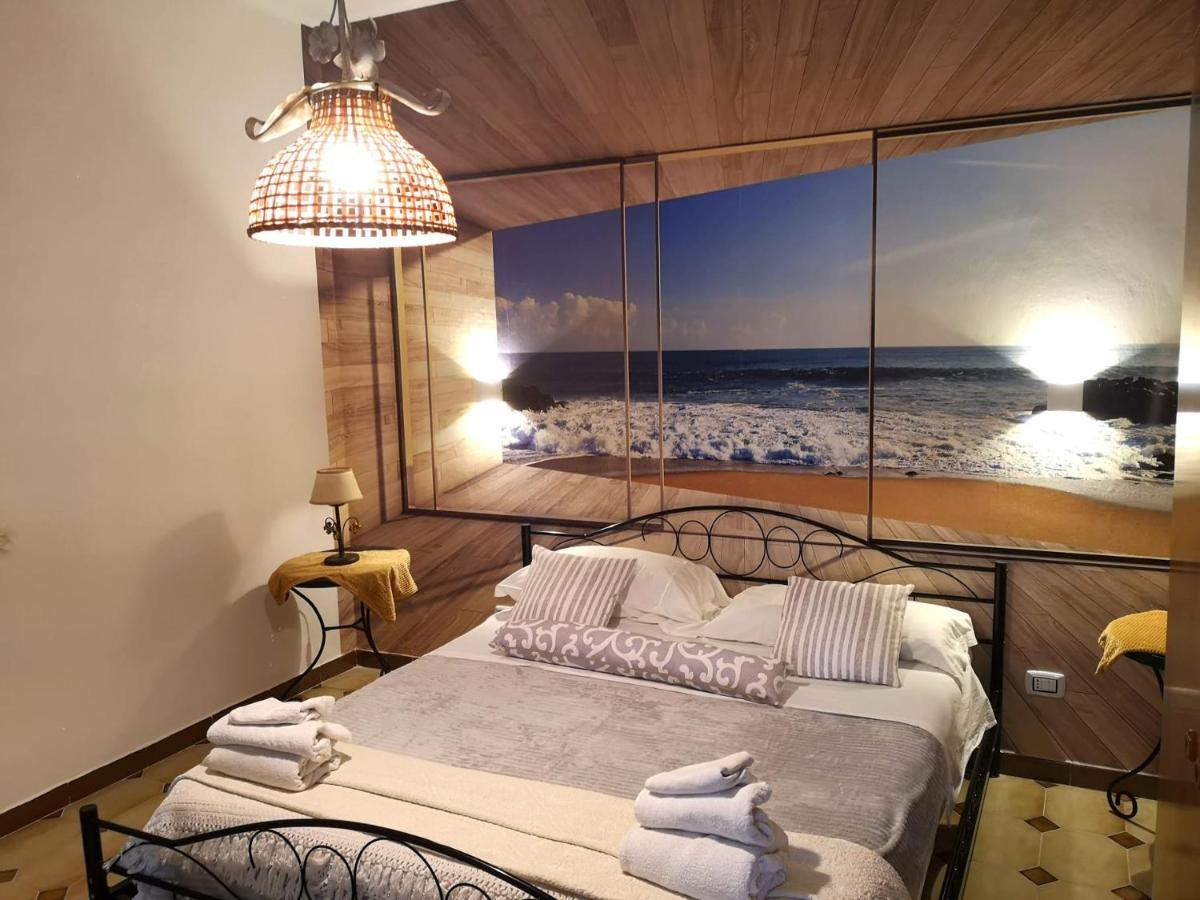 The Lighthouse Accommodation Таранто Экстерьер фото
